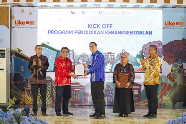 UKIM Tandatangani PKS Program Pendidikan Kebanksentralan Bersama Bank Indonesia